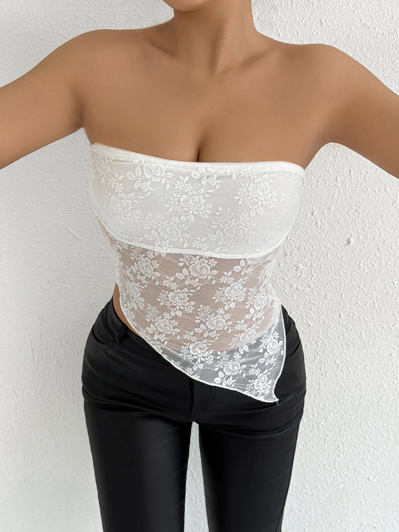 Off-Shoulder Lace Bandeau Women's T-Shirt - Image 5